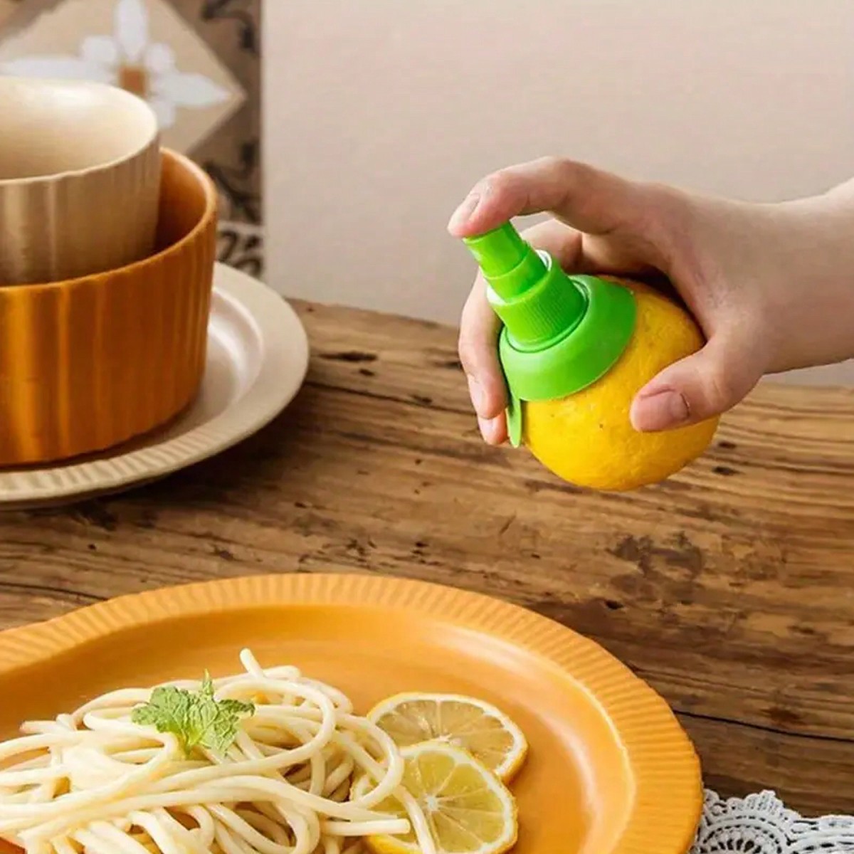 1pc, Mini Lemon Juice Squeezer - Electronics Gadgets Sale avis et prix