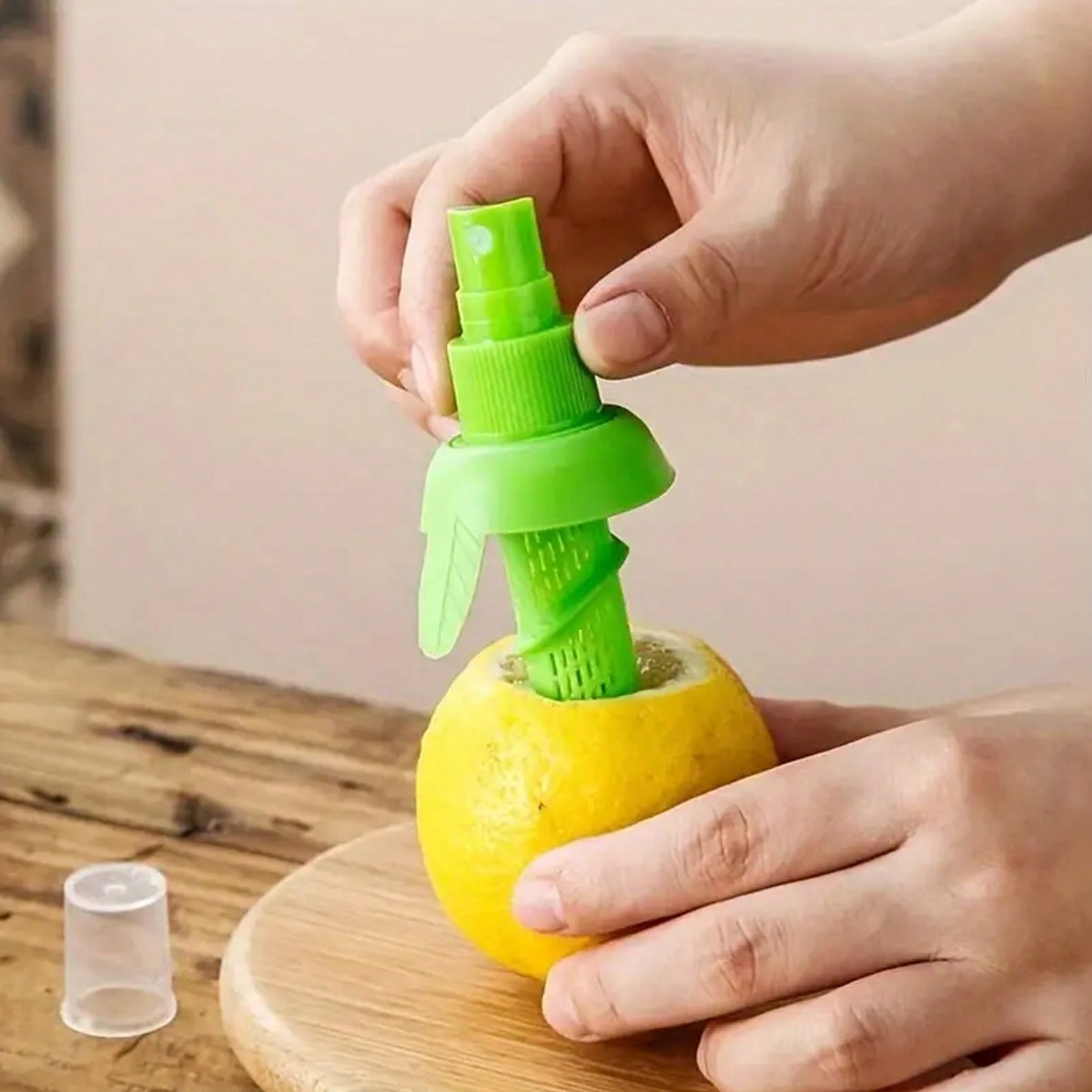 1pc, Mini Lemon Juice Squeezer - Electronics Gadgets Sale avis et prix